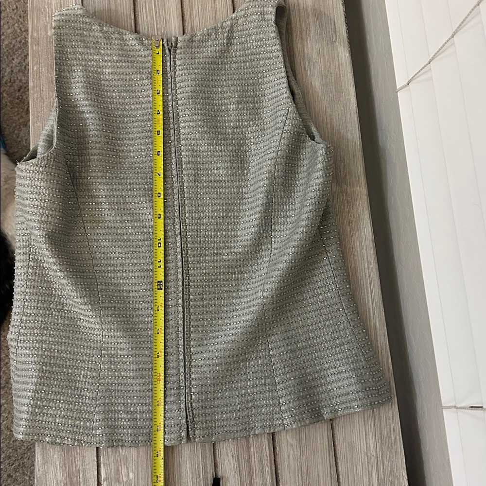 Carmen Marc Valvo Sleeveless Metallic Silver Grey Beaded Blouse Size 8 - Picture 14 of 14